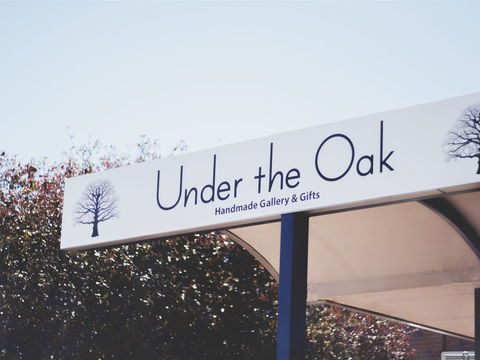 Under The Oak Handmade Gallery And Gifts - Hotel WA 1