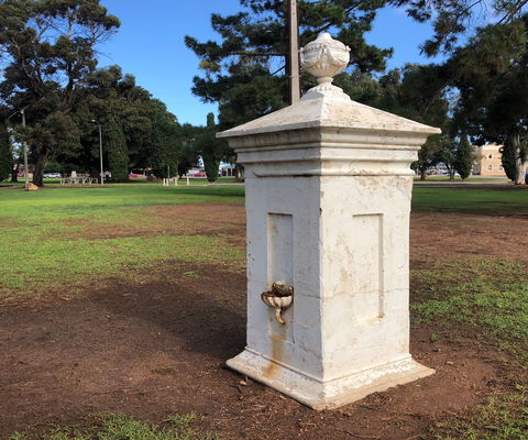 Bews Fountain, Kadina - Hotel WA 0