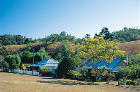 North Burnett - Mount Perry (via Monto) To Biggenden To Childers - Hotel WA 0