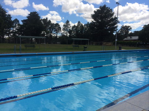 Binalong Memorial Swimming Pool - Hotel WA 0