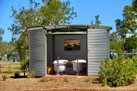 Julia Creek Artesian Baths - Hotel WA 0