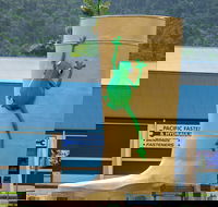 Tully Golden Gumboot - Hotel WA