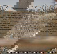 Darke's Grave - Hotel WA
