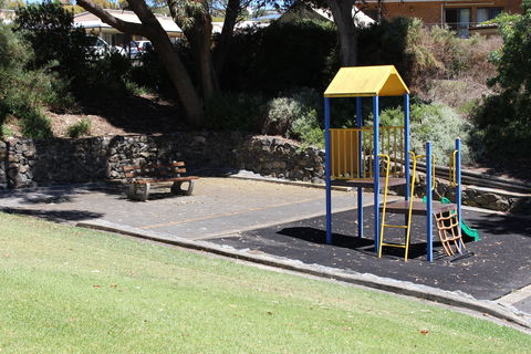 Flinders Park Playground - Hotel WA 1