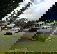 Miriam Vale War Memorial - Hotel WA