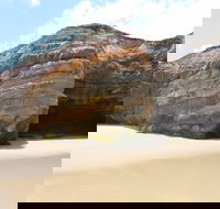 Shelley Caves - Hotel WA