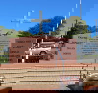 Port Lincoln War Memorial - Hotel WA