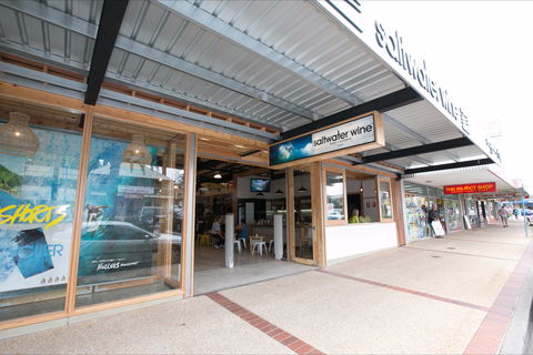 Saltwater Wine Surf Centre: Port Macquarie - Hotel WA 1