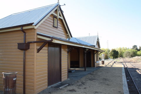 Crookwell Railway Station - Hotel WA 2