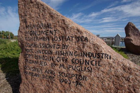 Fishermen's Memorial - Hotel WA 1