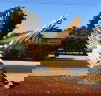 Loxton Tree sculptures - Hotel WA