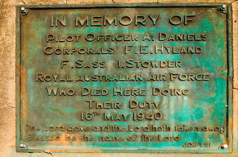 Avro Anson A4-4 Memorial - Hotel WA 1