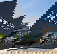Harbour Town Premium Outlets - Hotel WA