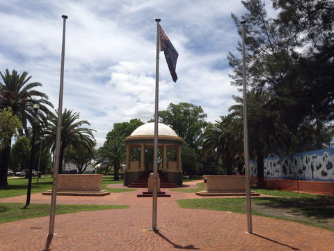 Kingaroy Memorial Park - Hotel WA 0