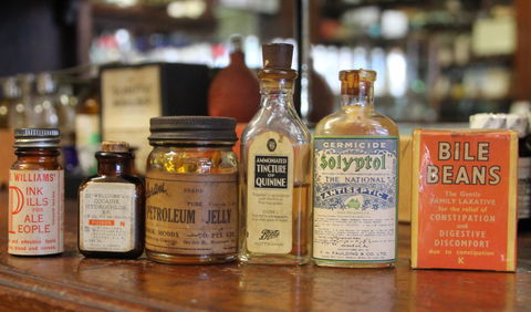 Old Pharmacy Museum  Childers - Hotel WA 1