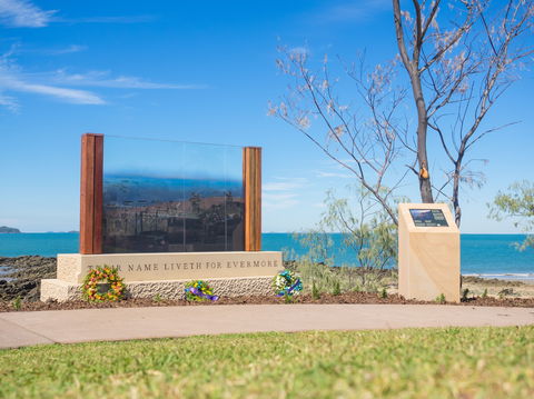 The Centenary Of ANZAC Memorial Walk - Hotel WA 0