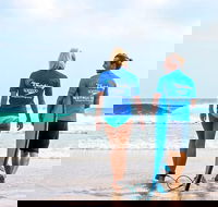 Surfing Lesson in Lennox Head - Hotel WA