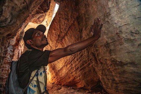 Arnhem Land Injalak Hill Full-Day Tour From Darwin - Hotel WA 12