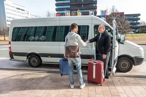 Cairns Airport (CNS) Departure Transfer (Cairns Hotels To Cairns CNS Airport) - Hotel WA 5