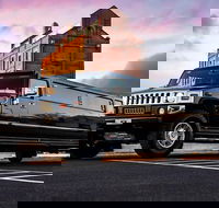 Hummer Limousine - Hotel WA