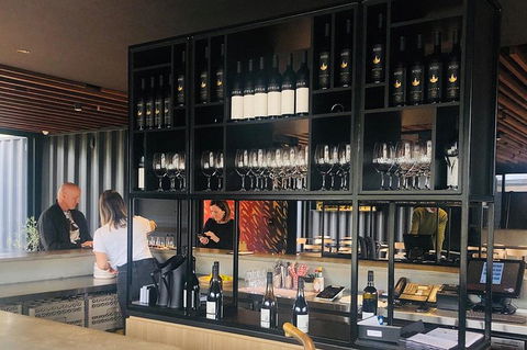 Intimate Wine Experience - McLaren Vale - Hotel WA 8