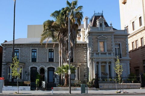 Adelaide Airport Transfers : Airport ADL To Adelaide City In Business Car - Hotel WA 3