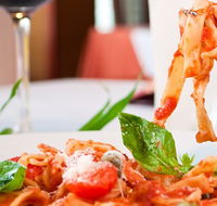 Camelot Gourmet Pizza - Hotel WA