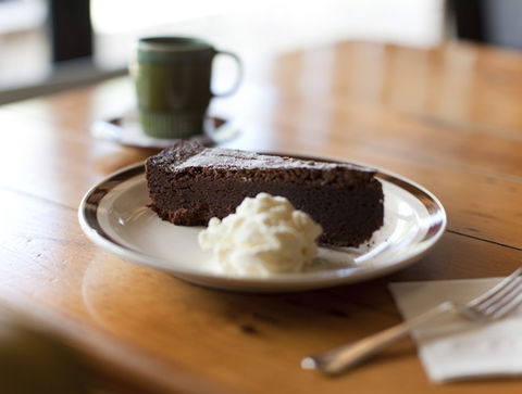 A Bite To Eat, A Drink As Well - Hotel WA 1