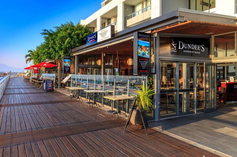 Dundee’s Restaurant On The Waterfront - Hotel WA 6