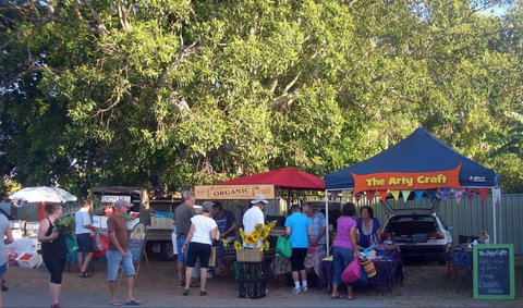 Yeppoon Community Market - Hotel WA 1