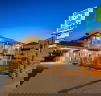 SureStay Hotel by Best Western Blue Diamond Motor Inn - Hotel WA