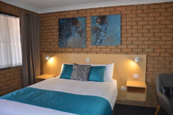 Wilsonton QLD Hotel WA