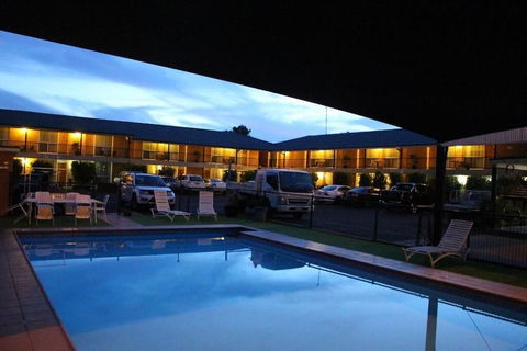 Golden West Motor Inn - Hotel WA 4