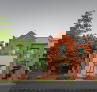 Majestic Old Lion Apartments - Hotel WA