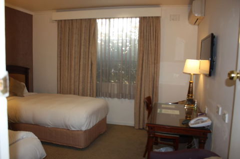 Country Plaza Queanbeyan - Hotel WA 6