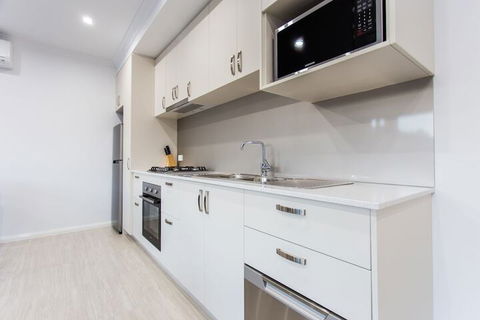 Reflections By Rockingham Apartments - Hotel WA 7
