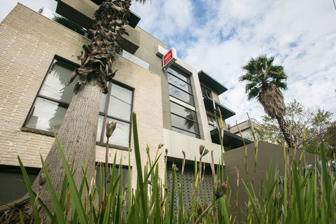 Comfy Kew Apartments - Hotel WA 7