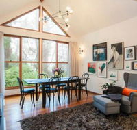 Artist on Everest - Hotel WA