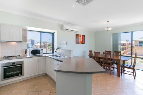 Seahaven Villas By Rockingham Apartments - Hotel WA 3