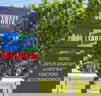 Nightcap at Skyways Hotel - Hotel WA