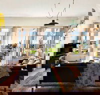 Milk and Honey - Hotel WA