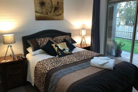 Short Stays Gippsland (Newborough) - Hotel WA 4