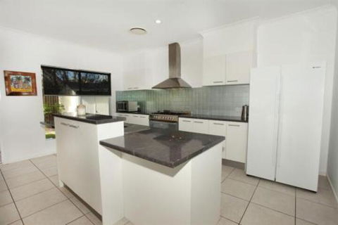 3 Bauhinia Crescent Marcoola PET FRIENDLY LINEN SUPPLIED 500 BOND - Hotel WA 5