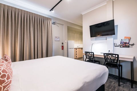 Nightcap At Wanneroo Tavern - Hotel WA 4