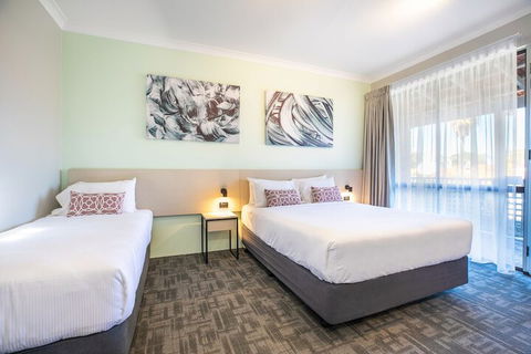 Nightcap At Wanneroo Tavern - Hotel WA 5