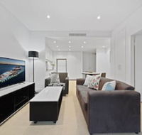 Peaceful Water Side Retreat with Huge Courtyard - Hotel WA