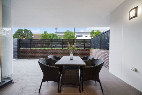 Peaceful Water Side Retreat With Huge Courtyard - Hotel WA 5