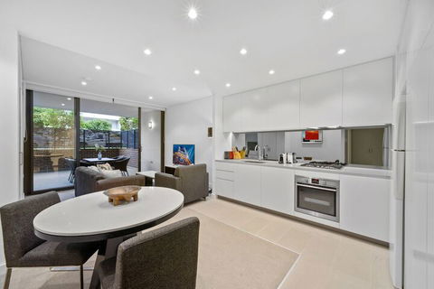 Peaceful Water Side Retreat With Huge Courtyard - Hotel WA 4