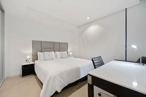Peaceful Water Side Retreat With Huge Courtyard - Hotel WA 1