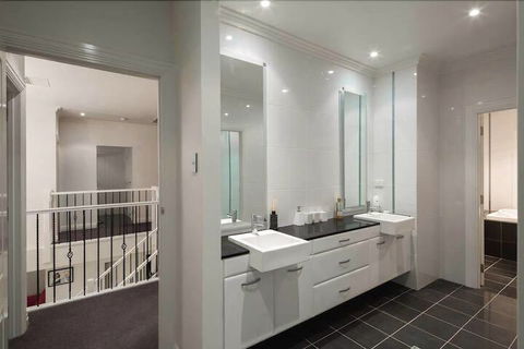 River Devine Murray Bridge - Hotel WA 6